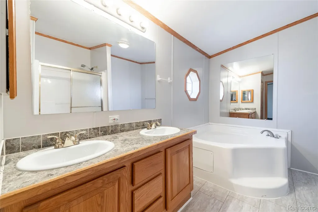 11160 Chestnut Run Court Green Oak Township MI 48178