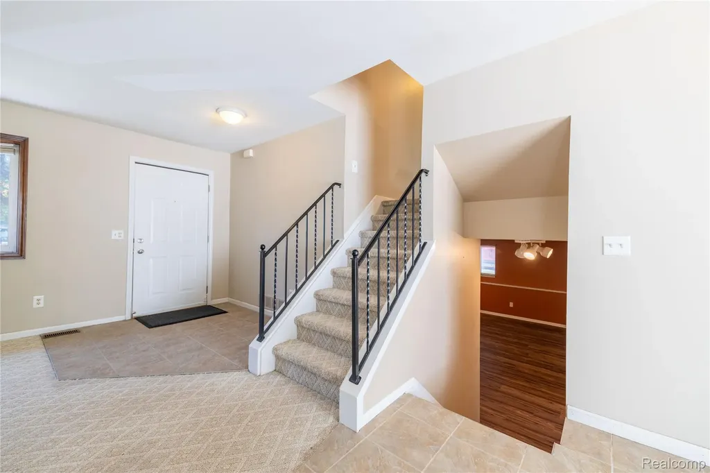 569 Hendrickson Boulevard Clawson City MI 48017