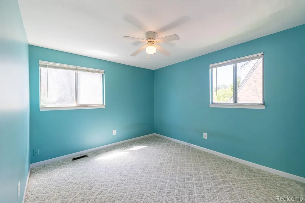 569 Hendrickson Boulevard Clawson City MI 48017