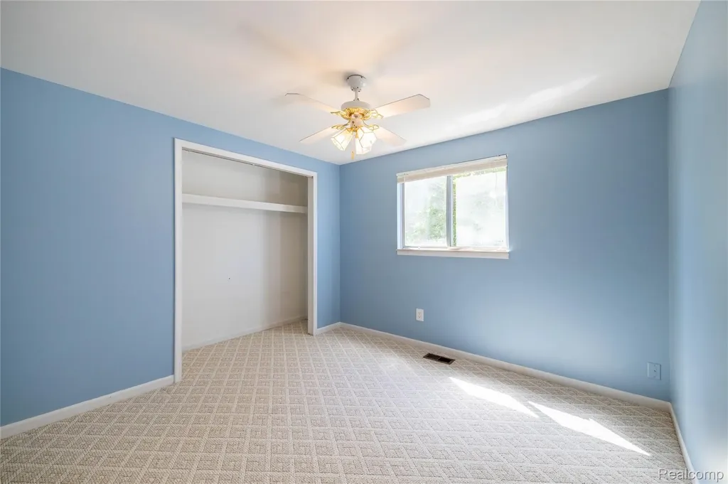 569 Hendrickson Boulevard Clawson City MI 48017
