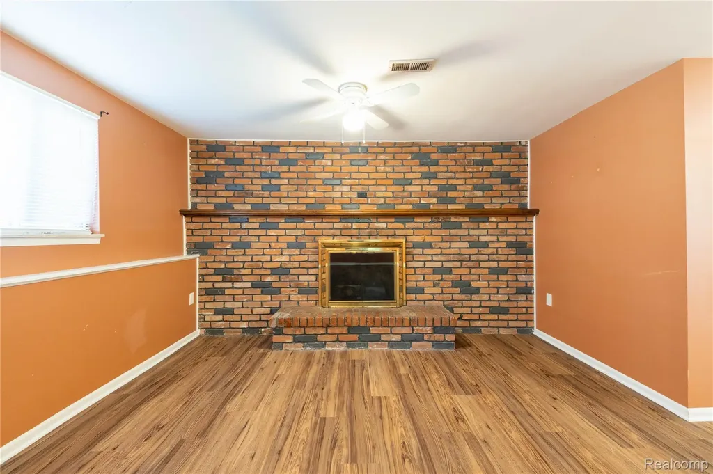 569 Hendrickson Boulevard Clawson City MI 48017