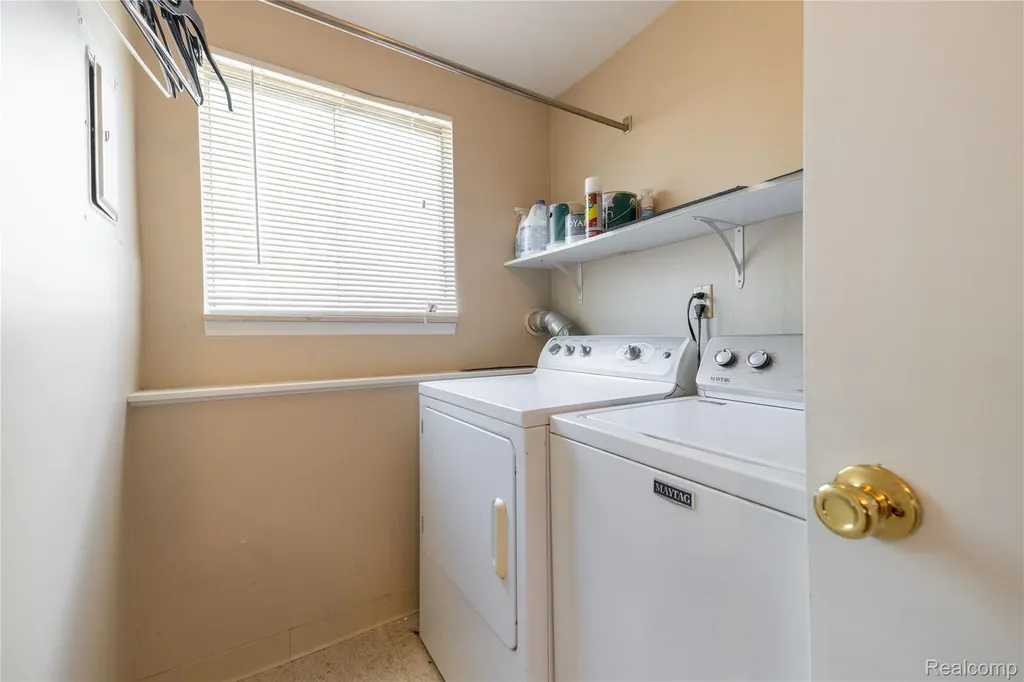 569 Hendrickson Boulevard Clawson City MI 48017