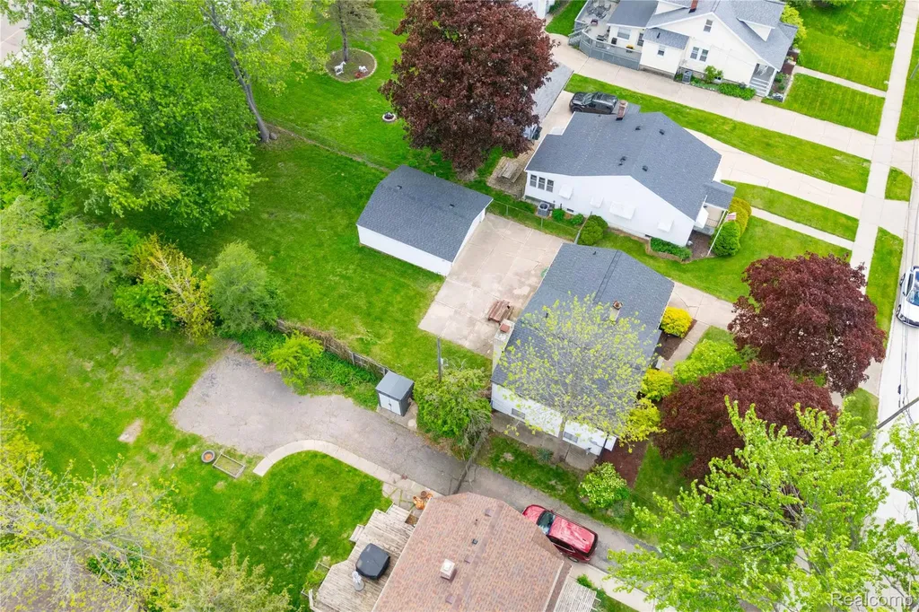 569 Hendrickson Boulevard Clawson City MI 48017