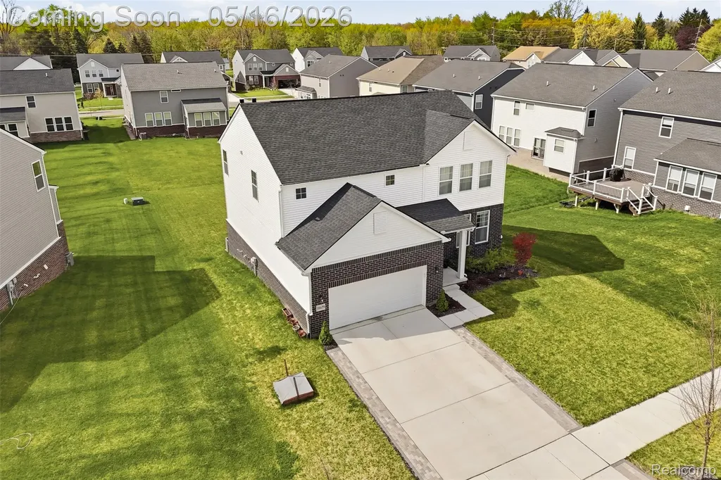 58679 Falabella Drive Lyon Charter Township MI 48178