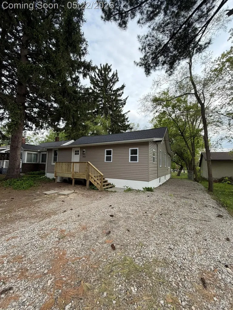 6423 Andersonville Road Waterford Charter Township MI 48329