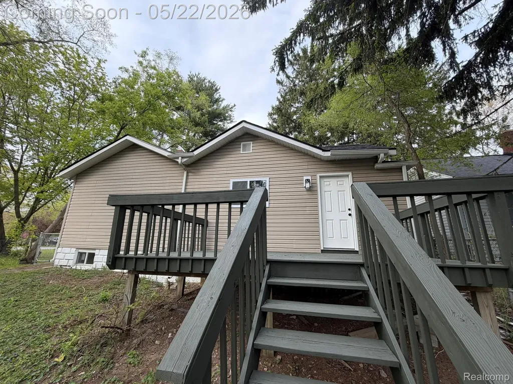 6423 Andersonville Road Waterford Charter Township MI 48329