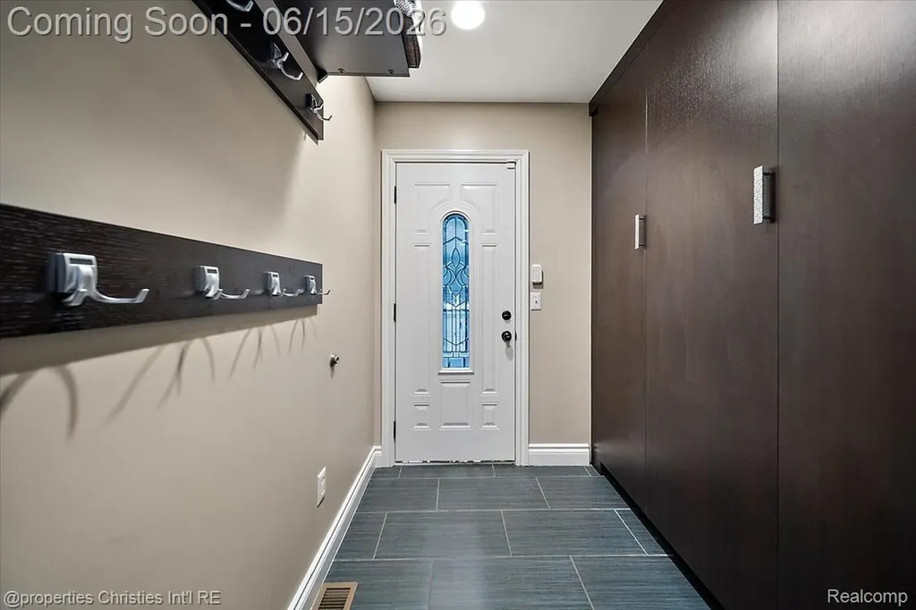 1484 Bird Avenue Birmingham City MI 48009