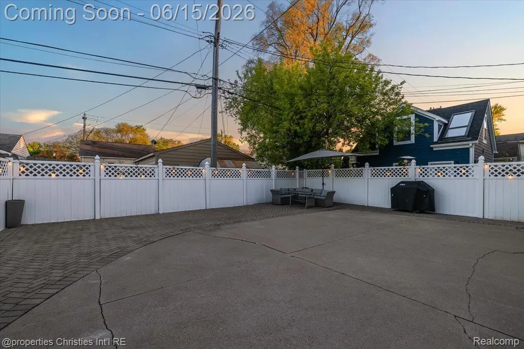 1484 Bird Avenue Birmingham City MI 48009