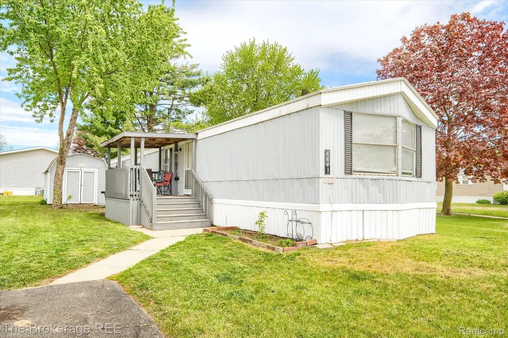4441 Beechwood Brandon Charter Township MI 48346