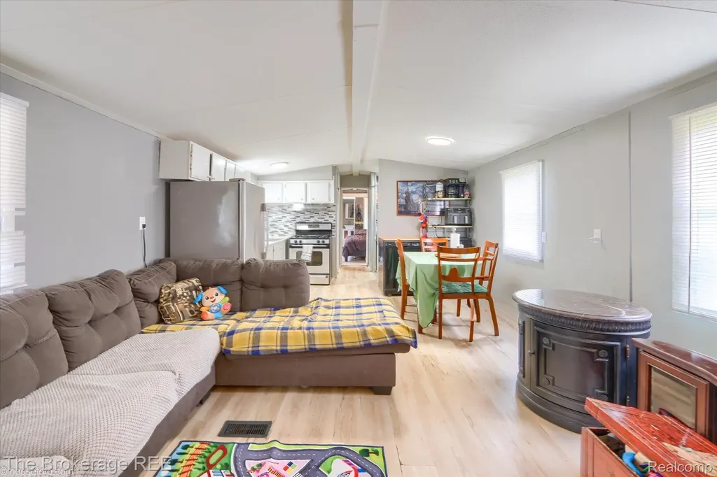 4441 Beechwood Brandon Charter Township MI 48346