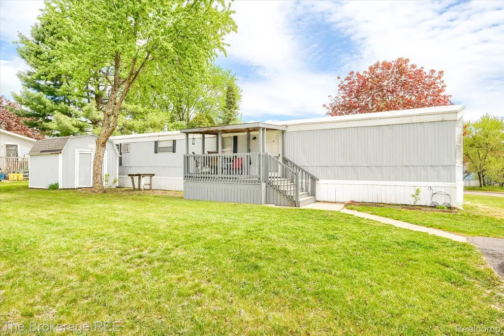 4441 Beechwood Brandon Charter Township MI 48346