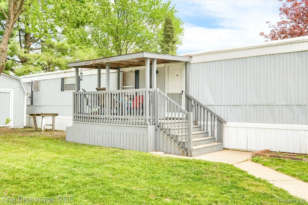 4441 Beechwood Brandon Charter Township MI 48346