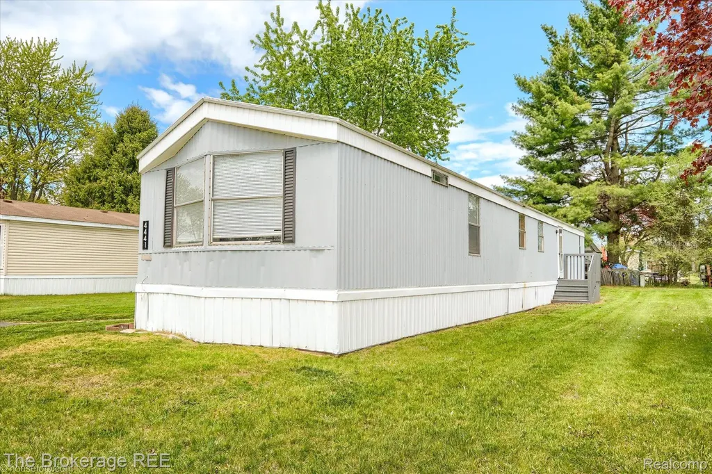 4441 Beechwood Brandon Charter Township MI 48346