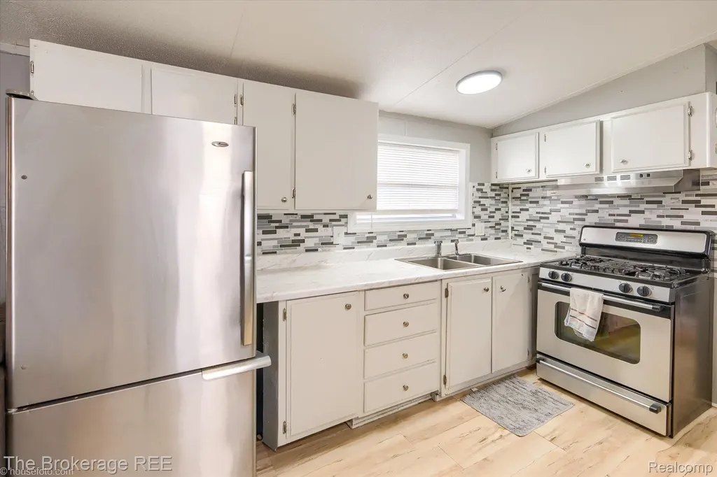 4441 Beechwood Brandon Charter Township MI 48346