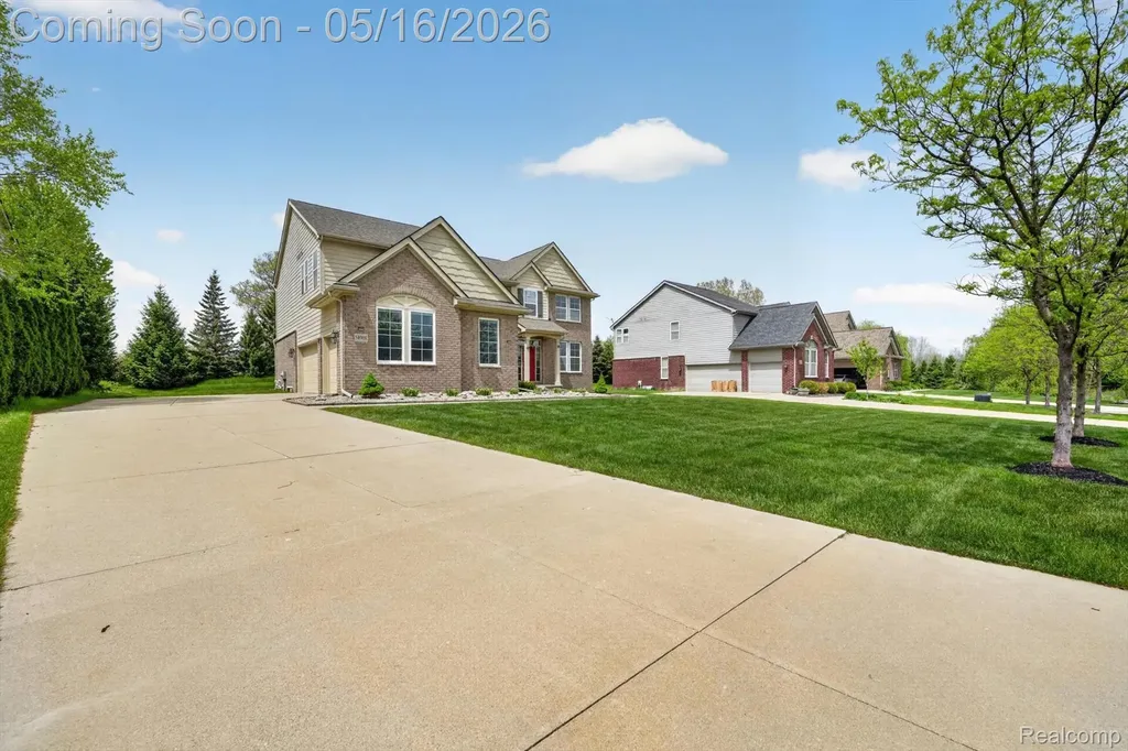 54908 N Grenelefe Circle W Lyon Charter Township MI 48178