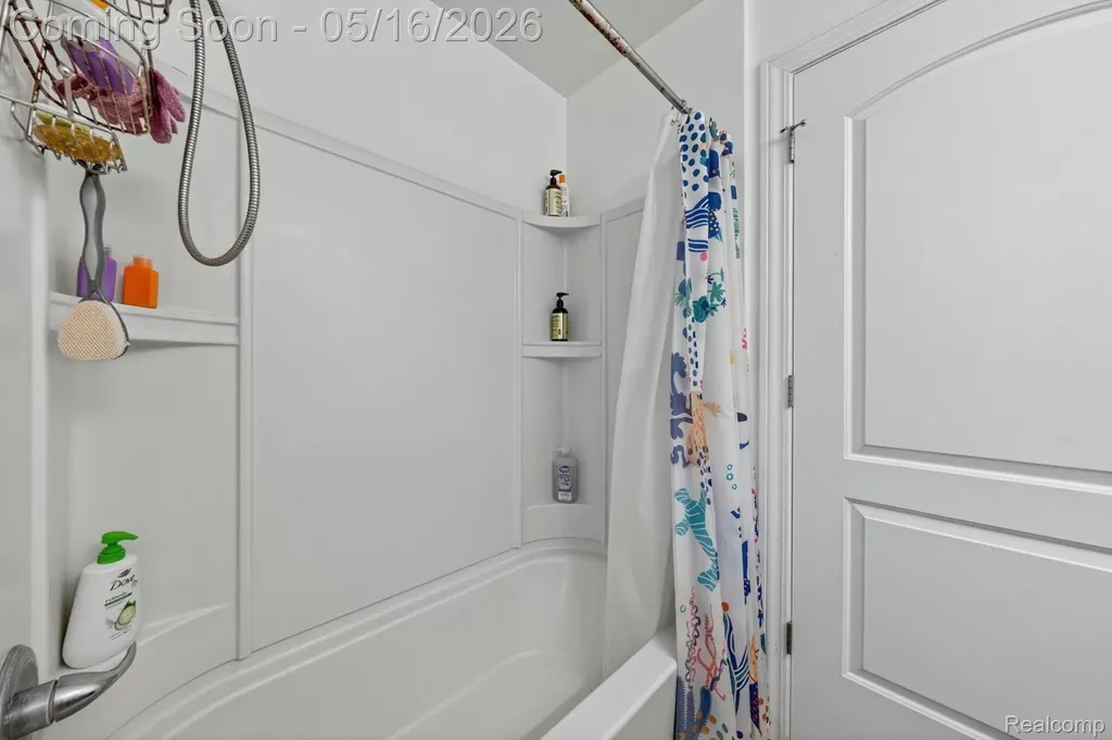54908 N Grenelefe Circle W Lyon Charter Township MI 48178