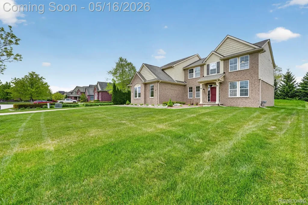 54908 N Grenelefe Circle W Lyon Charter Township MI 48178