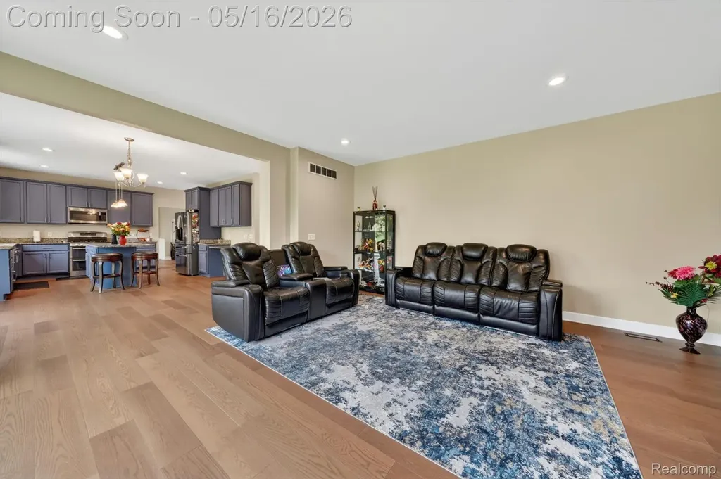 54908 N Grenelefe Circle W Lyon Charter Township MI 48178