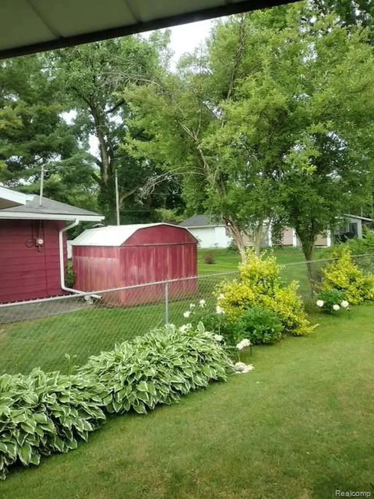 4202 Greenbrook Lane Flint City MI 48507
