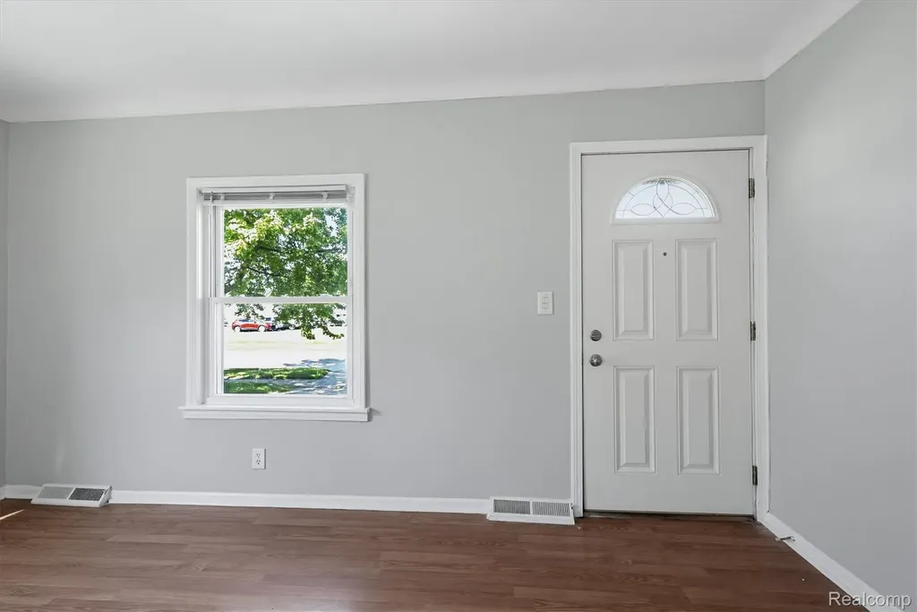 27320 Hampden Street Madison Heights City MI 48071