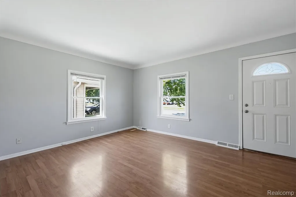 27320 Hampden Street Madison Heights City MI 48071