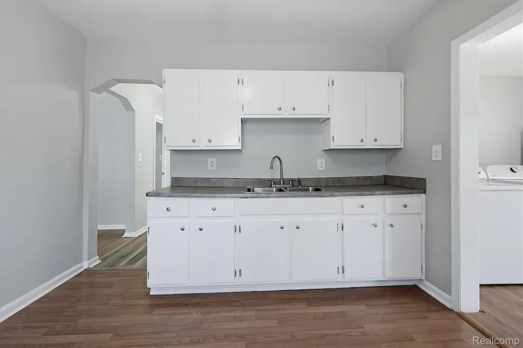 27320 Hampden Street Madison Heights City MI 48071