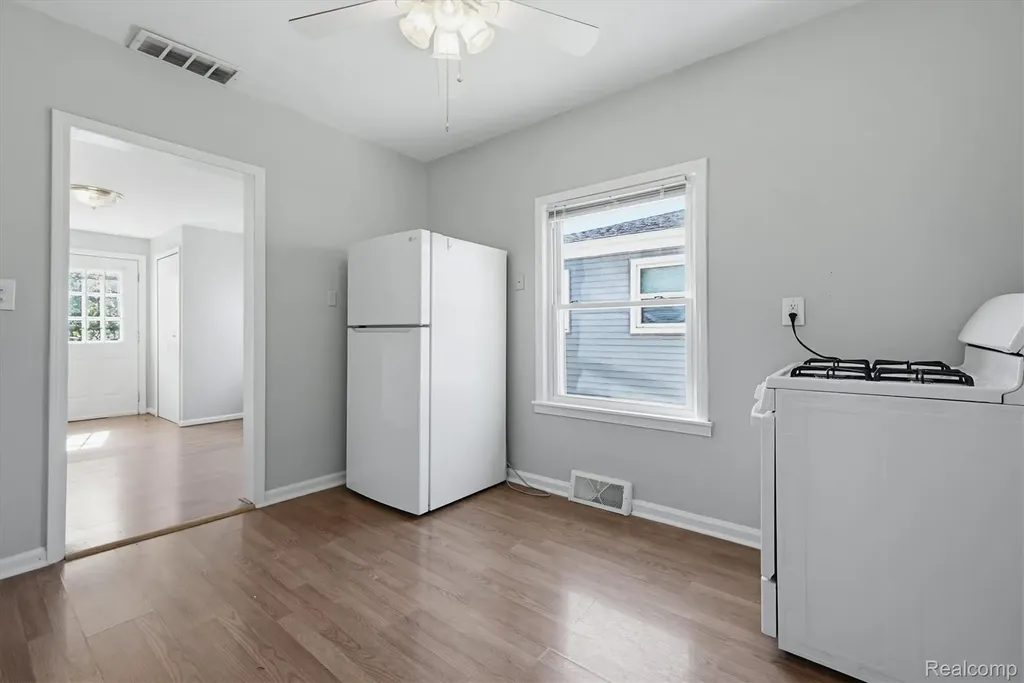 27320 Hampden Street Madison Heights City MI 48071