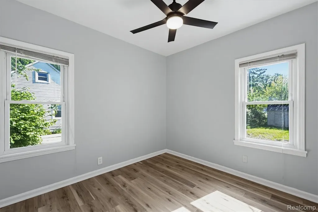 27320 Hampden Street Madison Heights City MI 48071