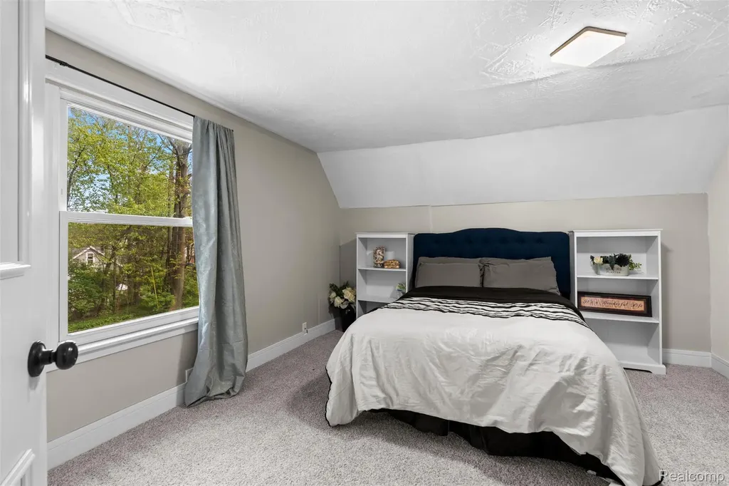 2472 Tackles Drive White Lake Charter Township MI 48386