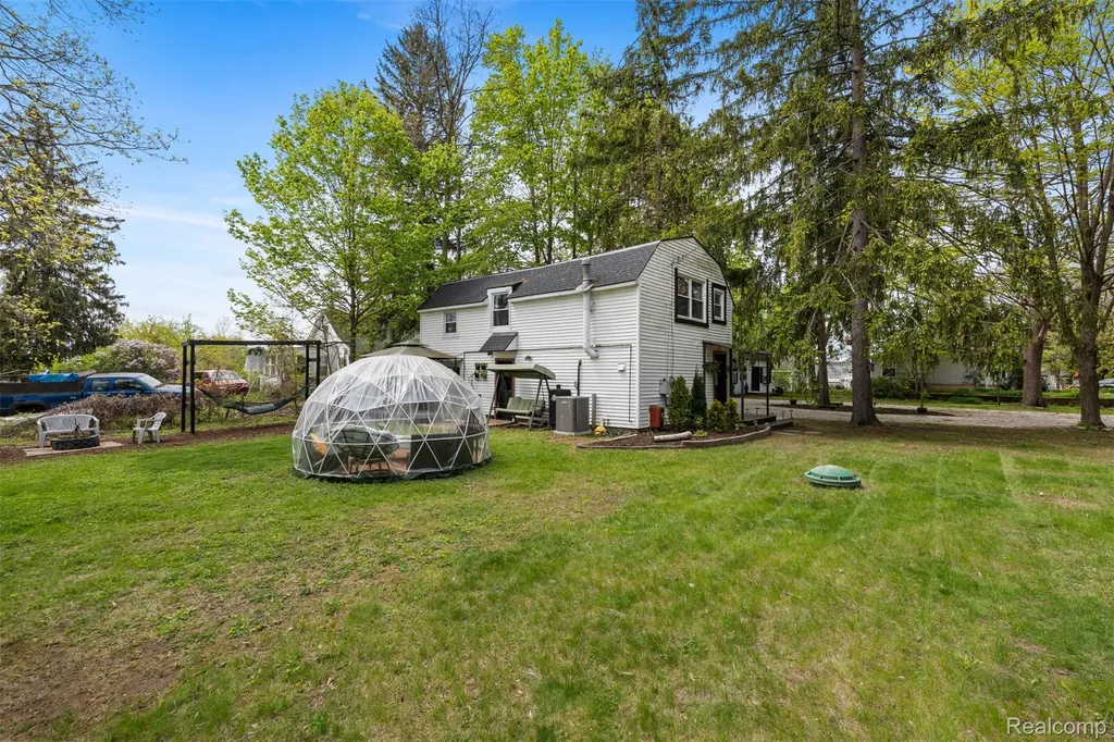 2472 Tackles Drive White Lake Charter Township MI 48386