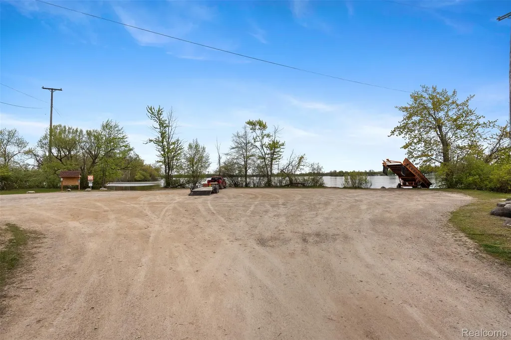 2472 Tackles Drive White Lake Charter Township MI 48386