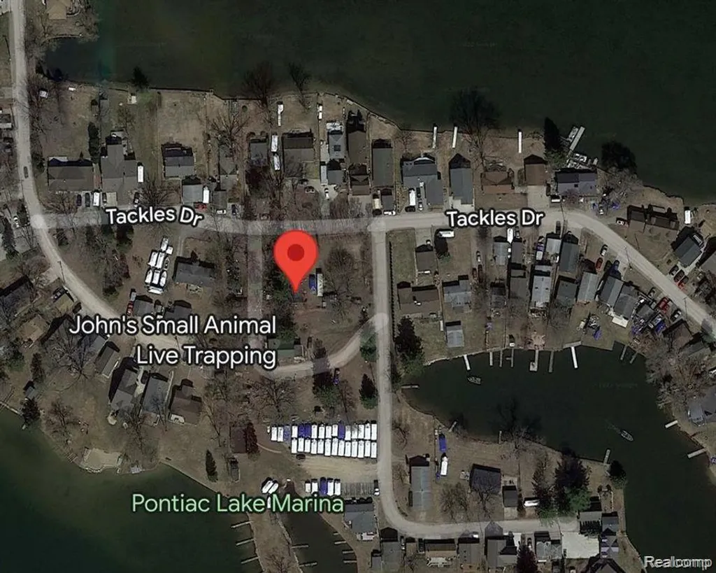 2472 Tackles Drive White Lake Charter Township MI 48386