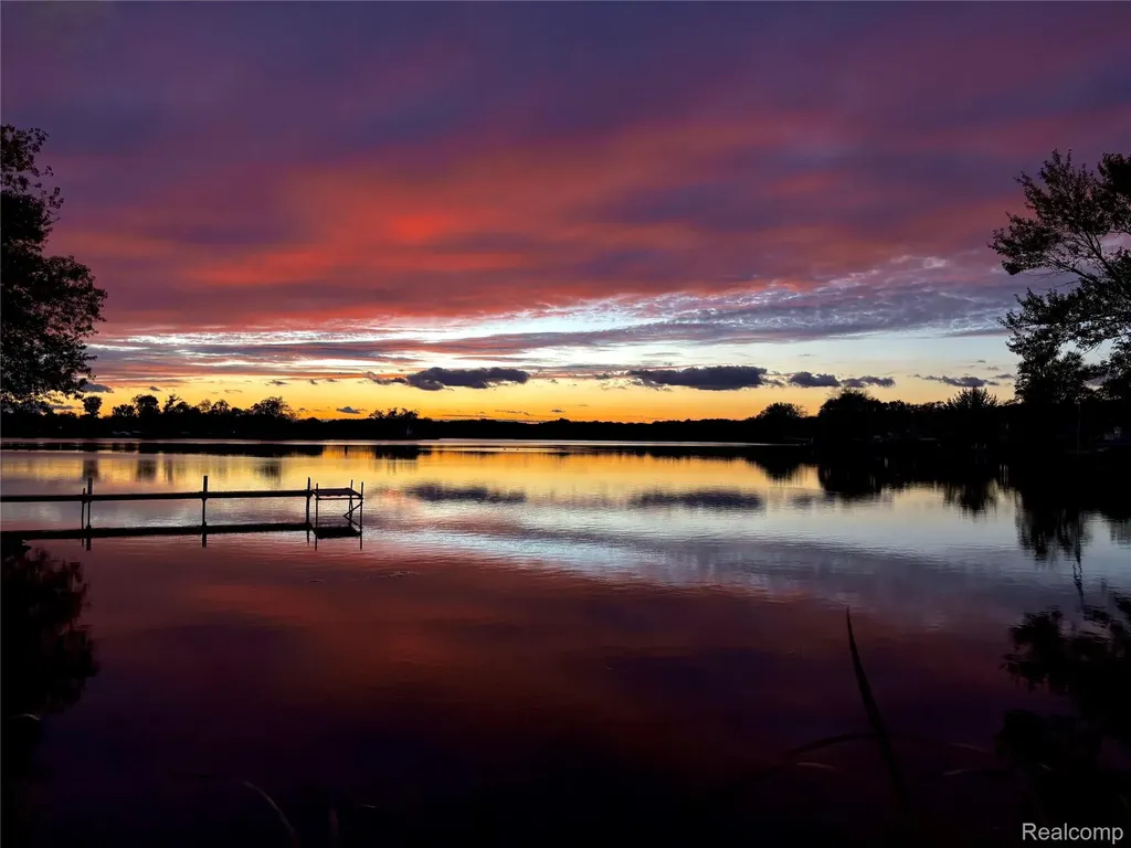 2472 Tackles Drive White Lake Charter Township MI 48386