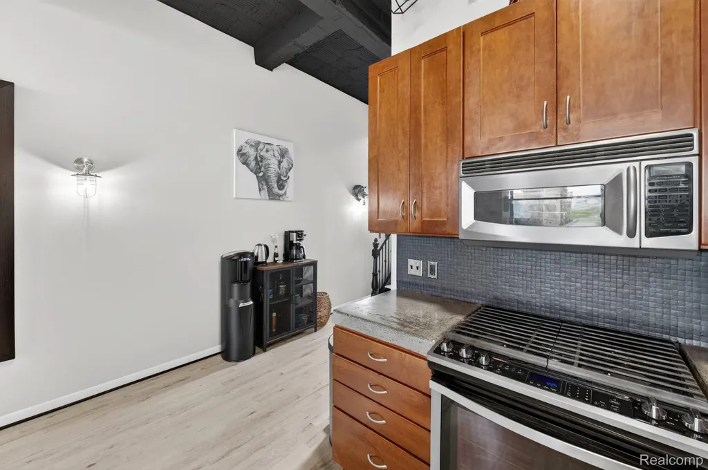 3139 Woodward Avenue Detroit City MI 48201