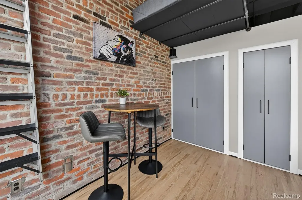 3139 Woodward Avenue Detroit City MI 48201