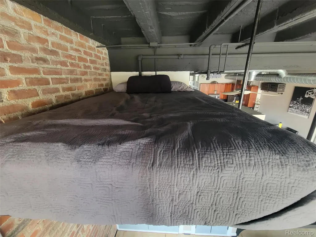 3139 Woodward Avenue Detroit City MI 48201