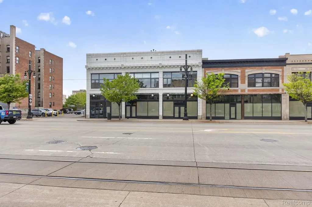 3139 Woodward Avenue Detroit City MI 48201