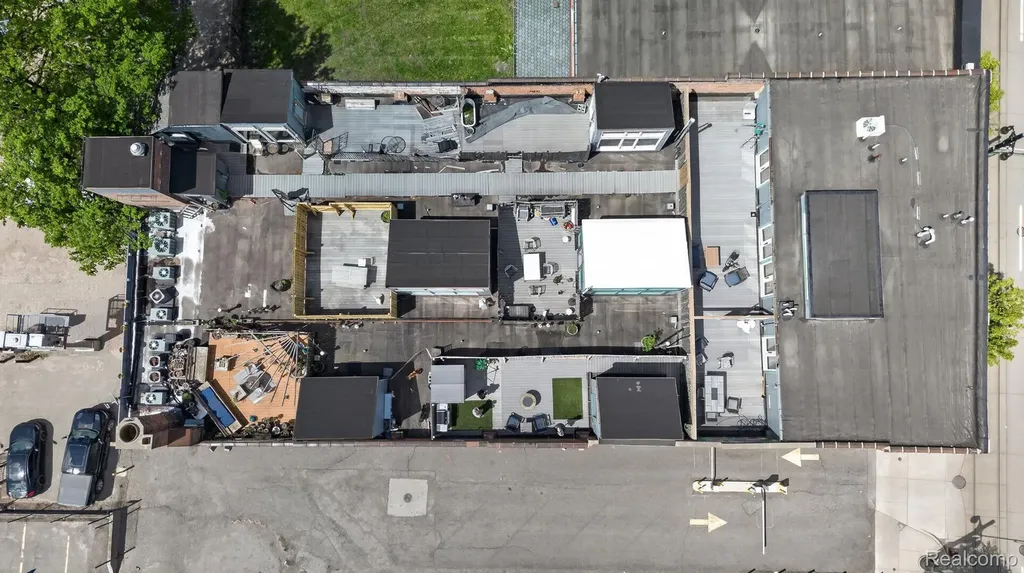 3139 Woodward Avenue Detroit City MI 48201
