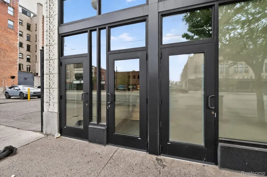3139 Woodward Avenue Detroit City MI 48201