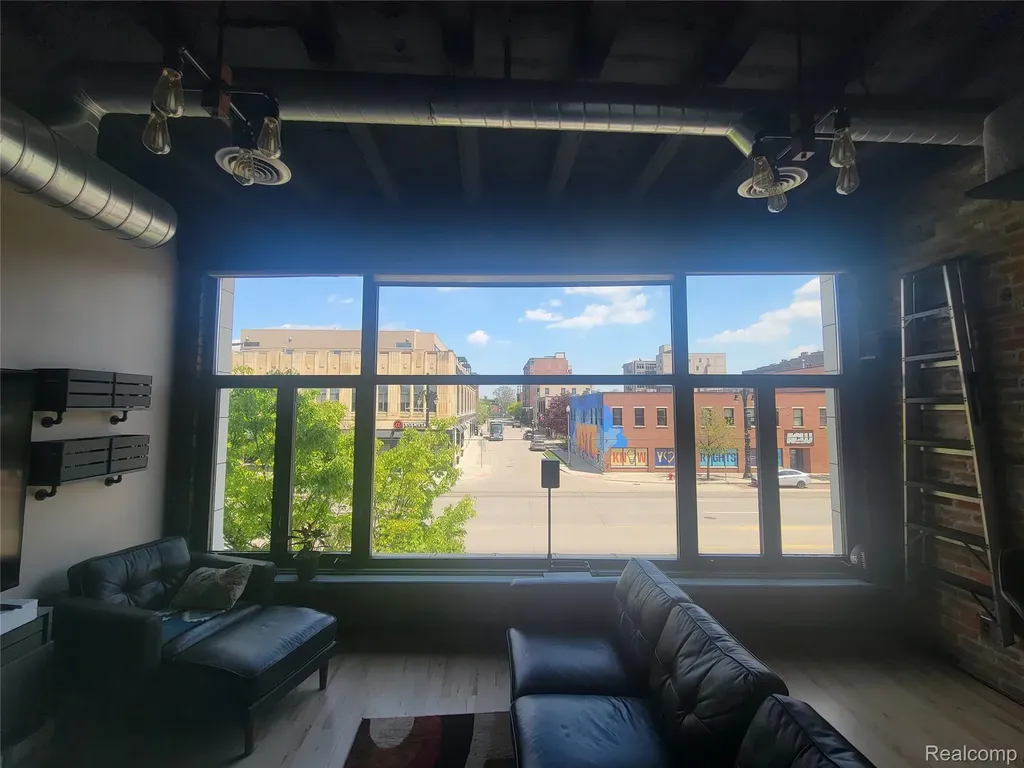 3139 Woodward Avenue Detroit City MI 48201