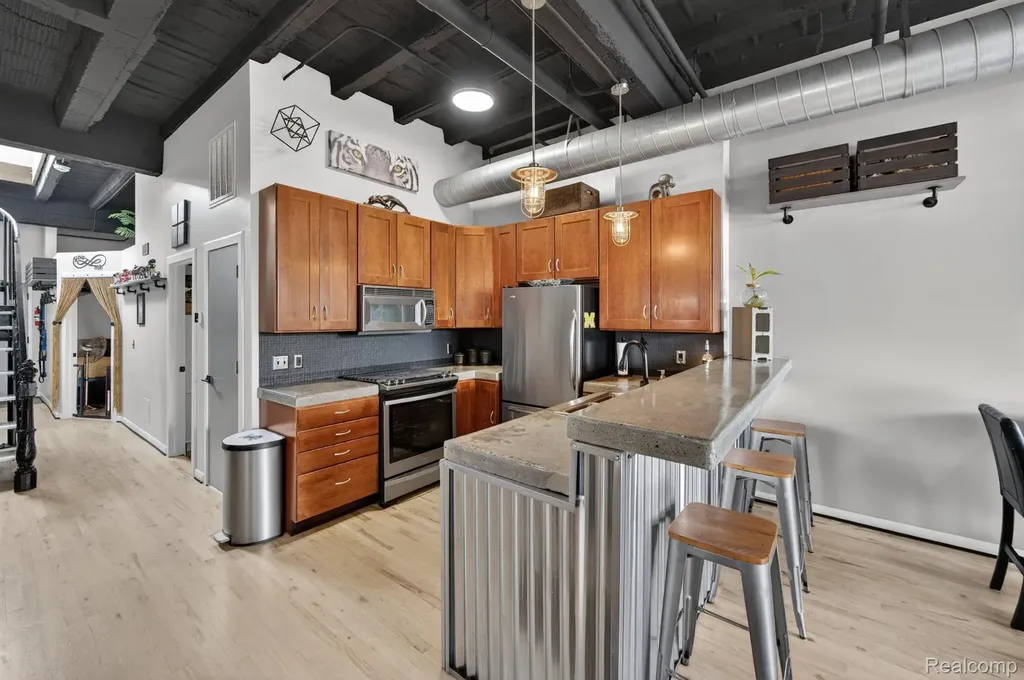 3139 Woodward Avenue Detroit City MI 48201