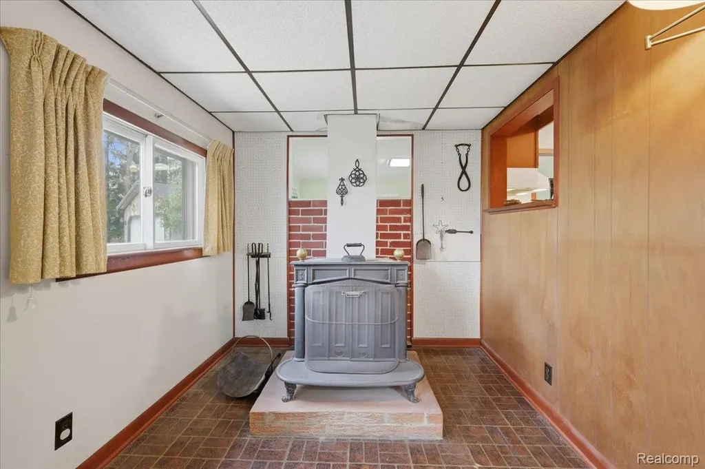 2811 Orange Grove Road Waterford Charter Township MI 48329