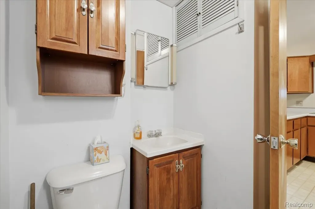 2811 Orange Grove Road Waterford Charter Township MI 48329