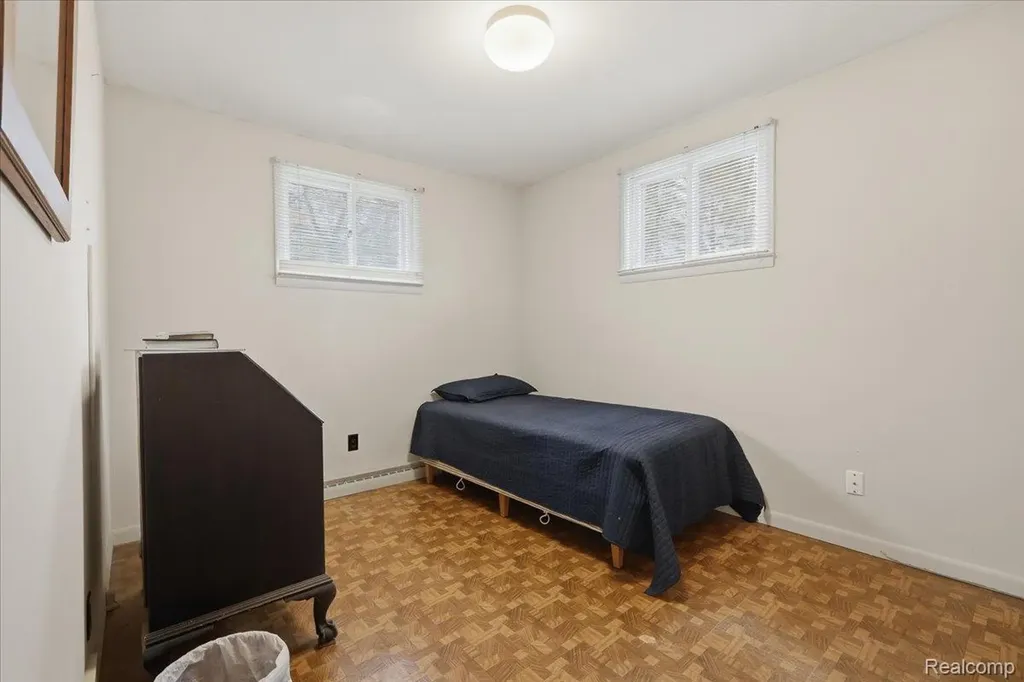 2811 Orange Grove Road Waterford Charter Township MI 48329