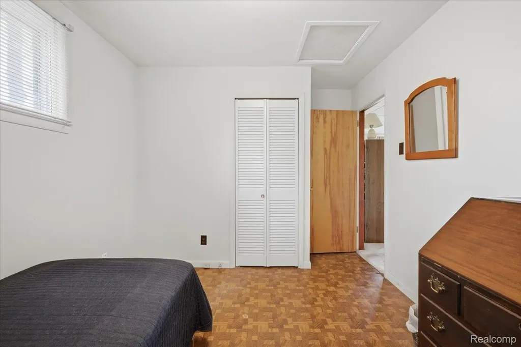 2811 Orange Grove Road Waterford Charter Township MI 48329