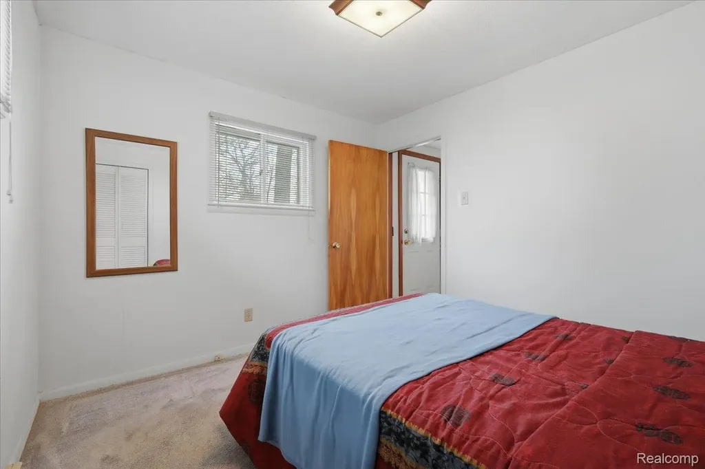 2811 Orange Grove Road Waterford Charter Township MI 48329
