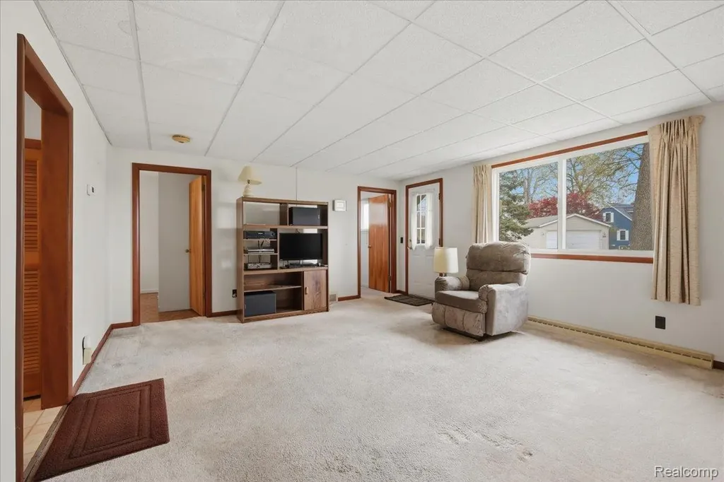 2811 Orange Grove Road Waterford Charter Township MI 48329