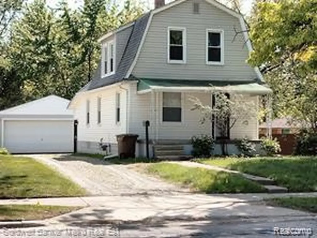 48 Columbia Avenue Avenue E Pontiac City MI 48340