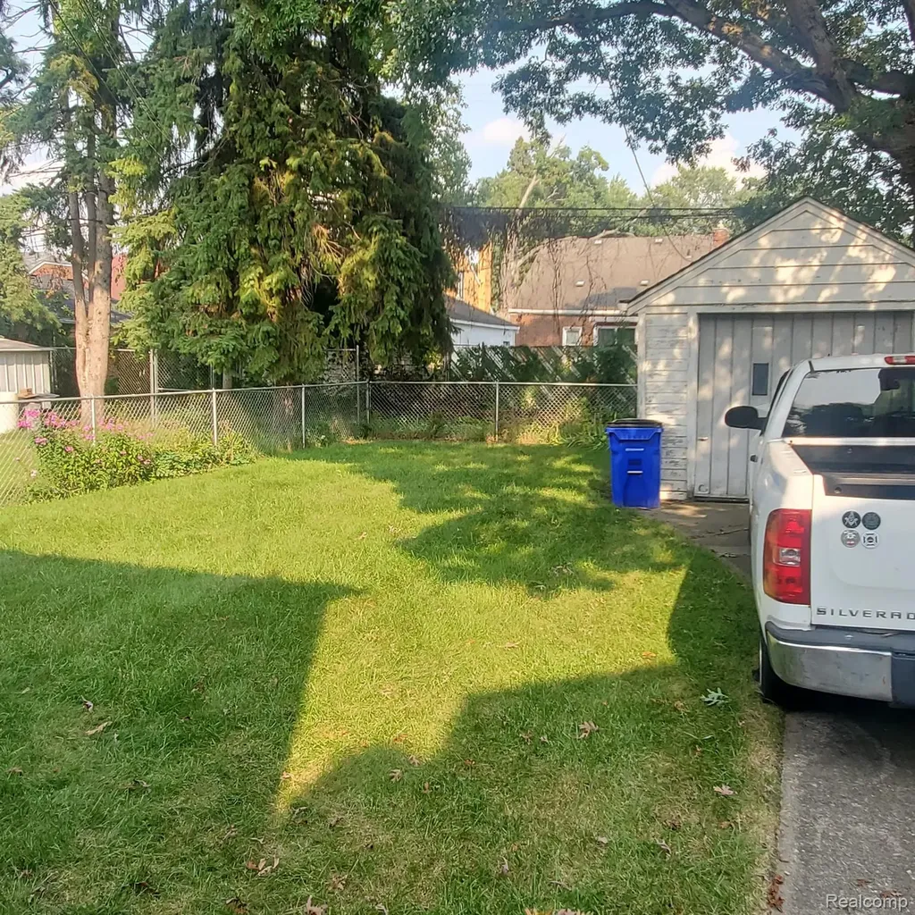 18918 Hartwell Street Detroit City MI 48235
