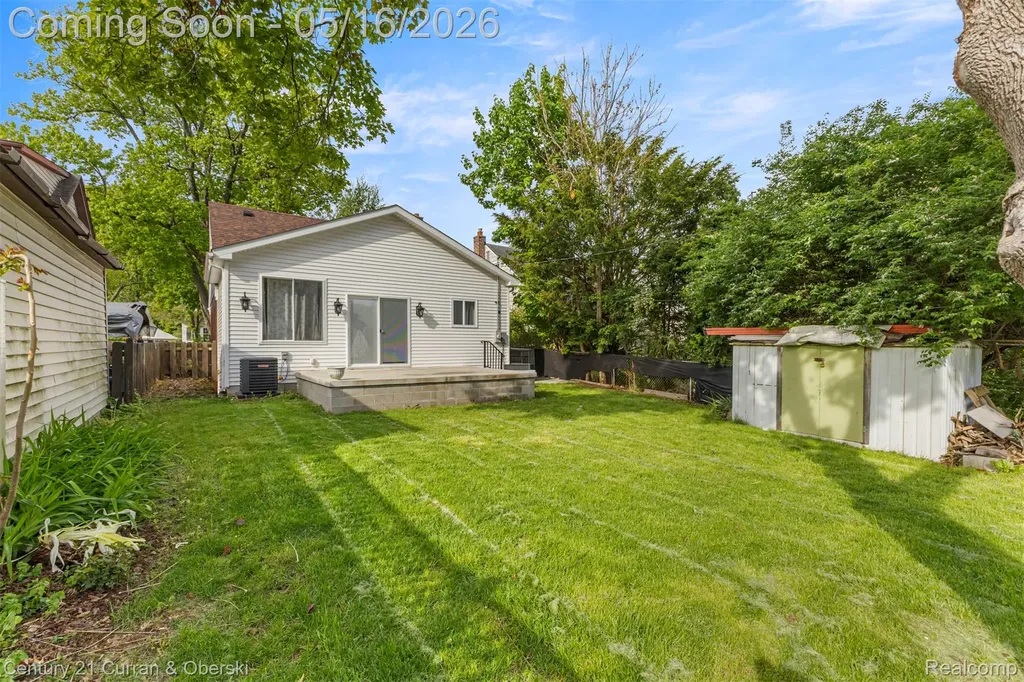 22920 Oxford Street Dearborn City MI 48124